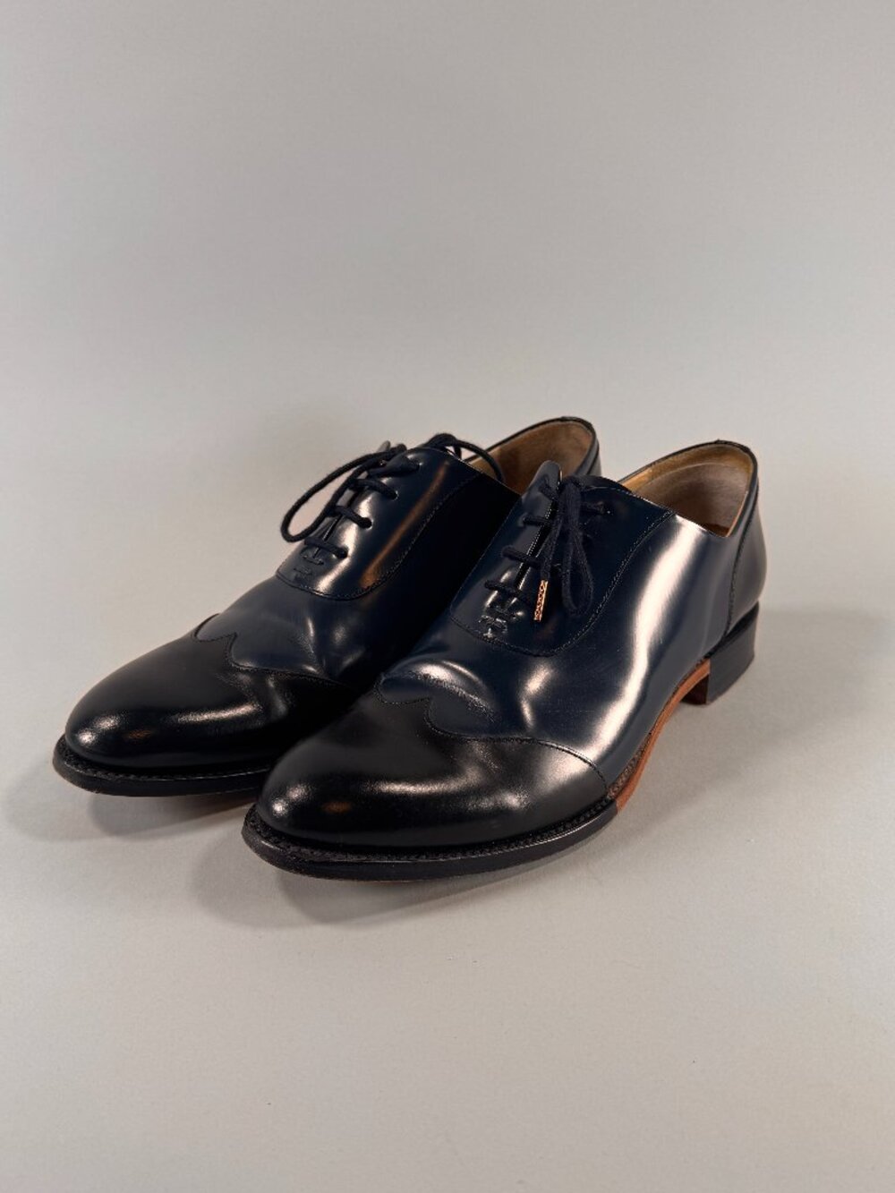 The Office of Angela Scott Mr. Evans Wingtip Oxfords Sz 41 Ocean Blue Black EUC